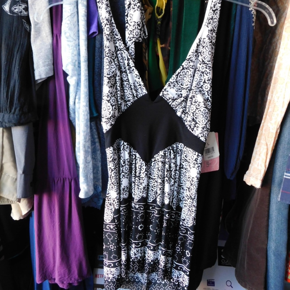 Fleurish Black and White Halter Top NWT